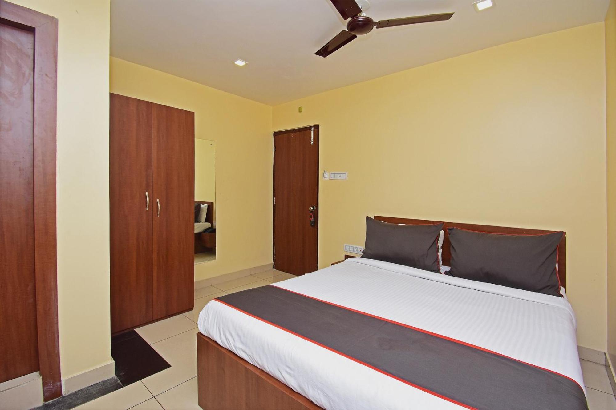 Super Collection O Gokul Residency Near Emami City Dumdum Opposite Raja Palace Hotel Dum Dum Kültér fotó